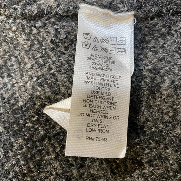 Ellen Tracy Black & Grey Gingham Cropped Wool Sweater Size Large - Picture 10 of 11